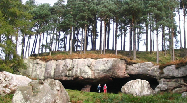 Национальному фонду Великобритании предложили пересмотреть решение после отказа кинематографисту в съемках на христианском объекте