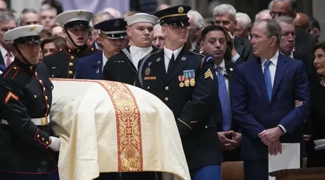 Трамп и Вэнс не попали на похороны Чейни: Буш-младший произнес проникновенную речь