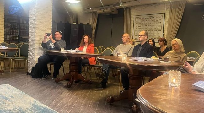 Графика памяти: в Москве открылась выставка о детях-узниках концлагерей