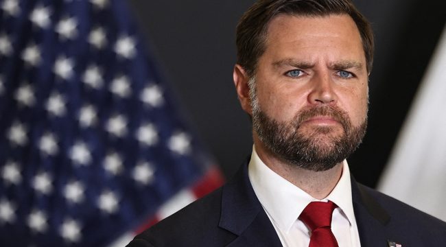 JD Vance и Марджори Тейлор Грин предположили, что НЛО и «инопланетяне» могут быть демоническими силами — «падшими ангелами»