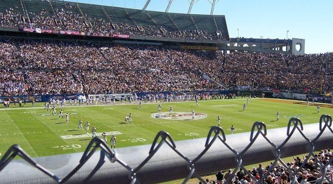 Верховный суд США отказался рассматривать иск христианской школы о молитве через громкоговоритель