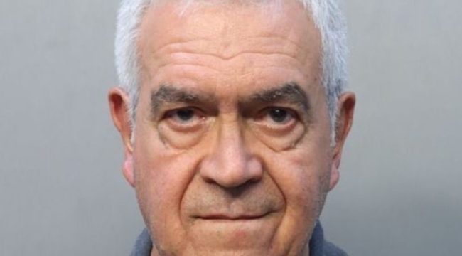 Священник обвинен в нападении на женщину у стола для пожертвований