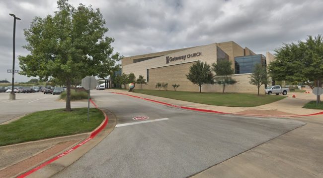 Церковь Gateway требует прекратить коллективный иск, ссылаясь на доктрину невмешательства в религиозные дела