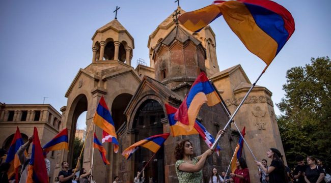 Преследование Апостольской церкви в Армении угрожает отношениям с США после сделки Трампа