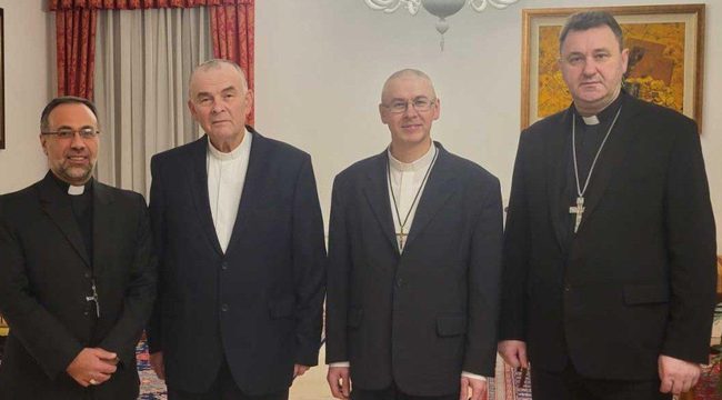 Двух католических священников освободили в Беларуси после более двух лет заключения
