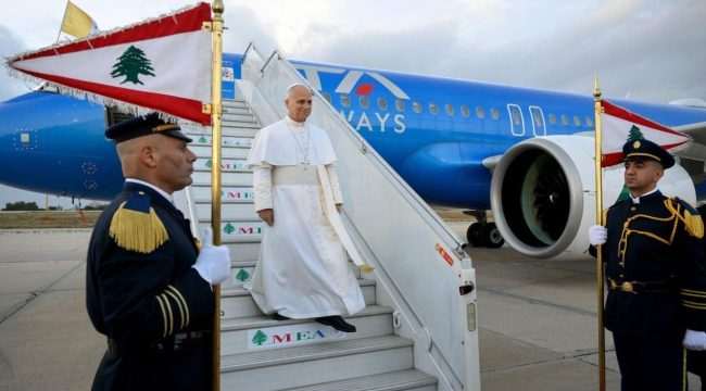 Папа Франциск прибыл в Ливан с визитом мира в трудное для страны время