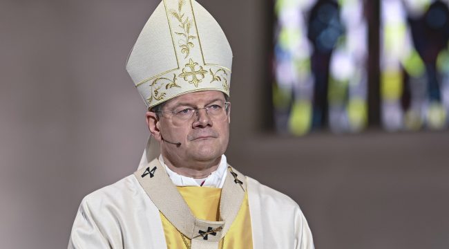 Архиепископ Бургер предупреждает о смещении ценностных основ общества