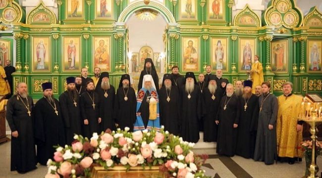 Митрополит Александр возглавил торжества по случаю 15-летия Карагандинской епархии
