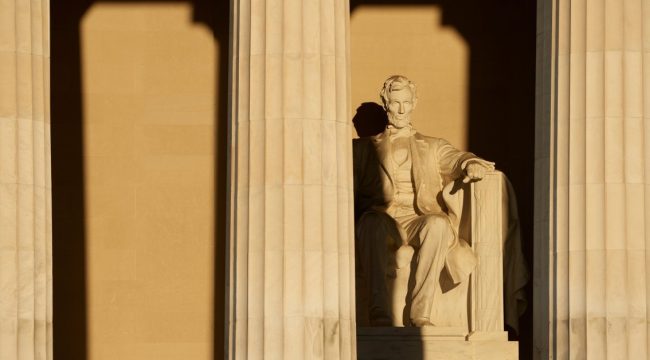 Как скорбь может исцелить Америку: уроки Линкольна для современной эпохи