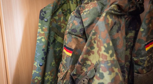 Немецкая евангелическая церковь смягчила позицию по воинской обязанности и ядерному сдерживанию