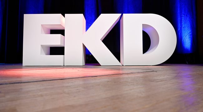 Евангелическая церковь Германии обсуждает мир и проблему злоупотребления властью