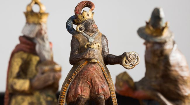 Спор вокруг рождественских фигурок, признанных расистскими, завершен в Ульмском соборе