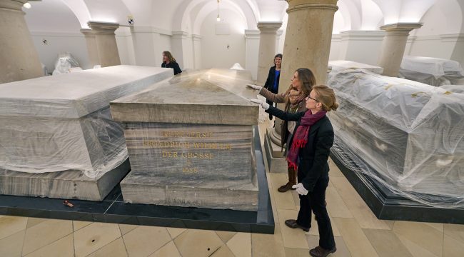Саркофаги возвращены в усыпальницу Гогенцоллернов после шестилетней реставрации