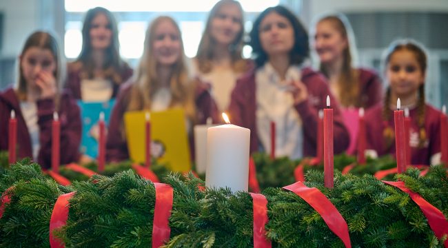 Венок Вихерна для Бундестага: в немецком парламенте появился традиционный адвентовый венок