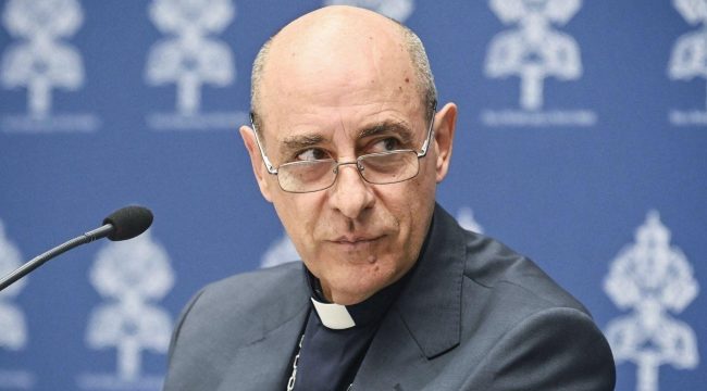 Префект вероучения Фернандес о связи целибата и злоупотреблений в Церкви