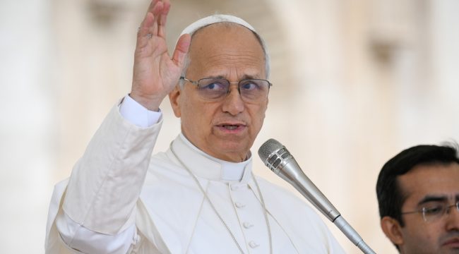 Папа Лев перед первой зарубежной поездкой: причины для беспокойства и просьба о молитвах