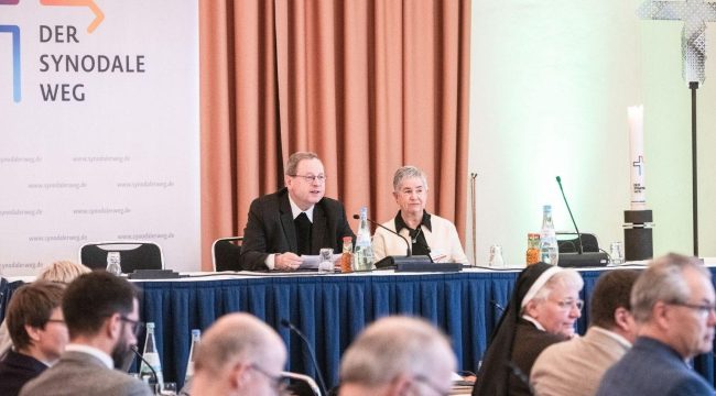 После жарких дебатов принят устав Синодальной конференции Католической церкви Германии