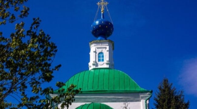 Царская корона на православном кресте: загадочный символ на куполах храмов