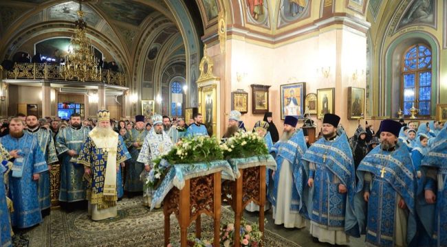 Митрополит Феогност возглавил празднование дня тезоименитства блаженной Матроны Московской в Покровском монастыре