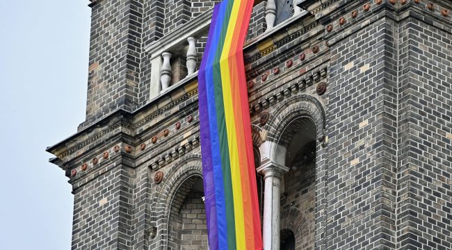 Швейцария: Епископы отказались от жёстких правил для личной жизни священнослужителей