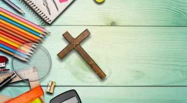 Образование: министр Жеффре против молитв в классе и настаивает на обязательном сексуальном воспитании