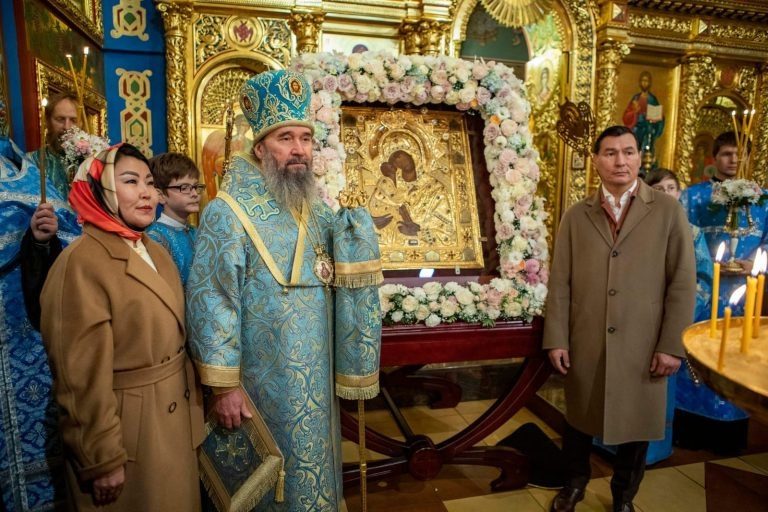 Чтимый список Донской иконы Божией Матери прибывает в Калмыкию: крестный ход, молебен и почитание в Элисте