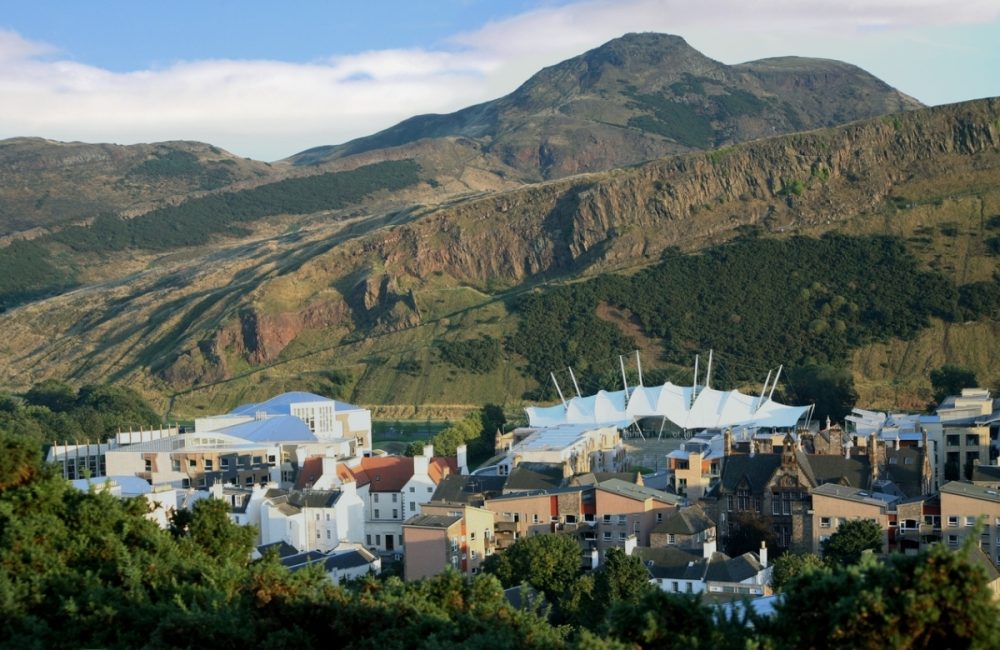 Шотландия: депутаты приступили к детальной проверке поправок к законопроекту об ассистированном самоубийстве