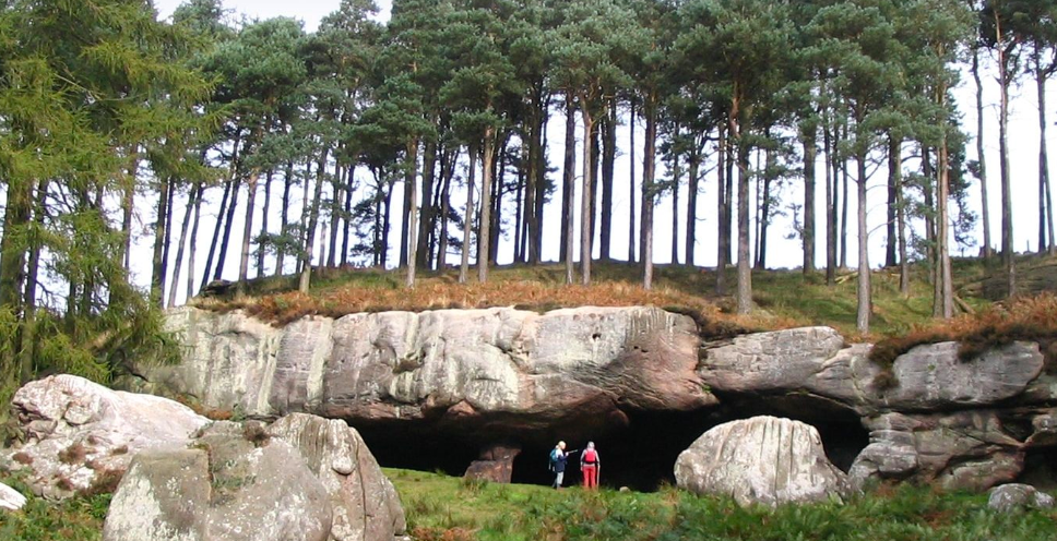 Национальному фонду Великобритании предложили пересмотреть решение после отказа кинематографисту в съемках на христианском объекте