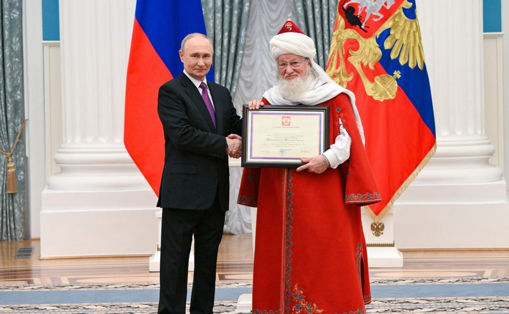 В Кремле в День народного единства Путин наградил Патриарха Кирилла и лидеров религиозных общин