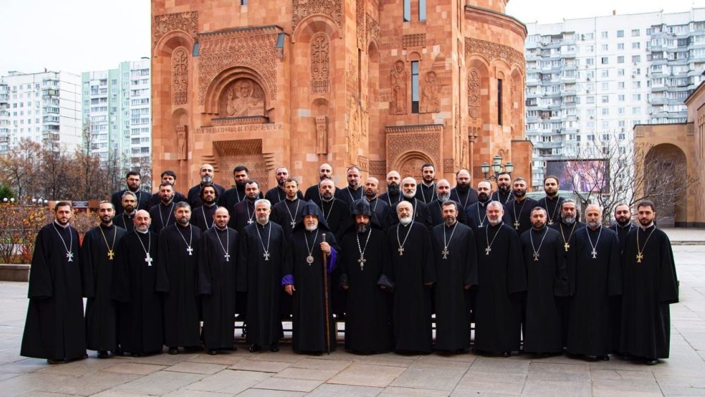 Российская епархия ААЦ обвинила власти Армении в «антицерковной и антиконституционной» кампании