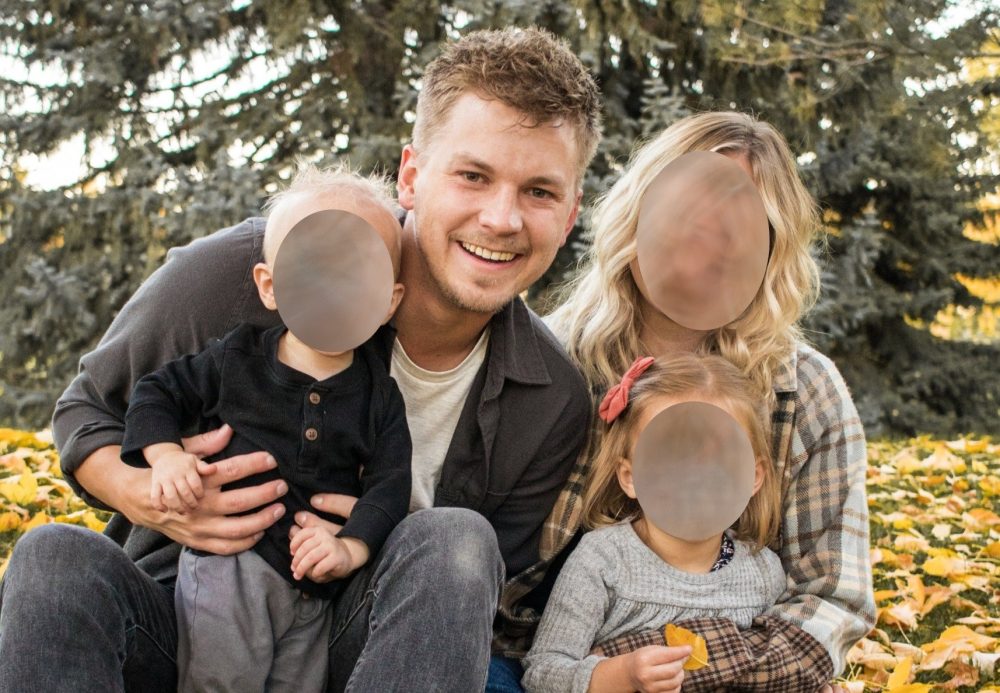 Бывший пастор-музыкант арестован после признания в связи с несовершеннолетней ученицей