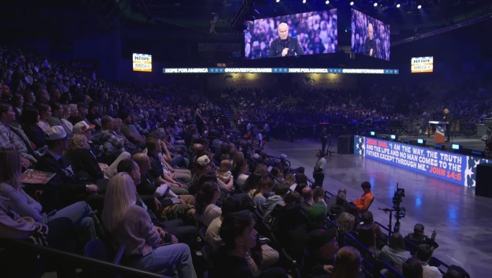 Тысячи человек посетили евангелизационное мероприятие в университете, где был убит Чарли Кирк