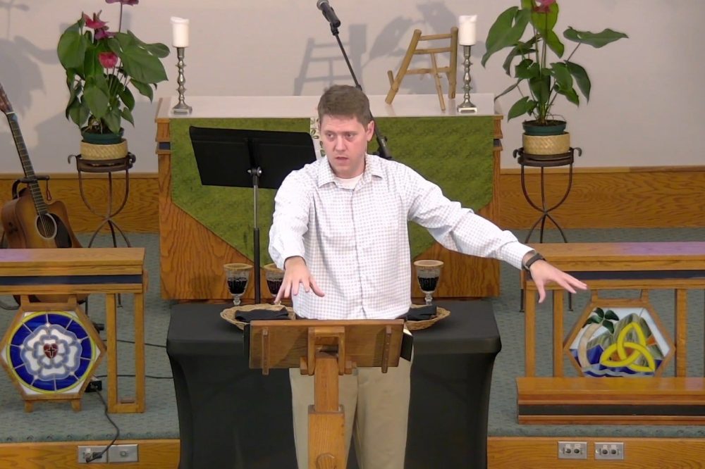 Пастор-баптист Сэмюэл Ренихан ушел в отставку после признания в супружеской измене