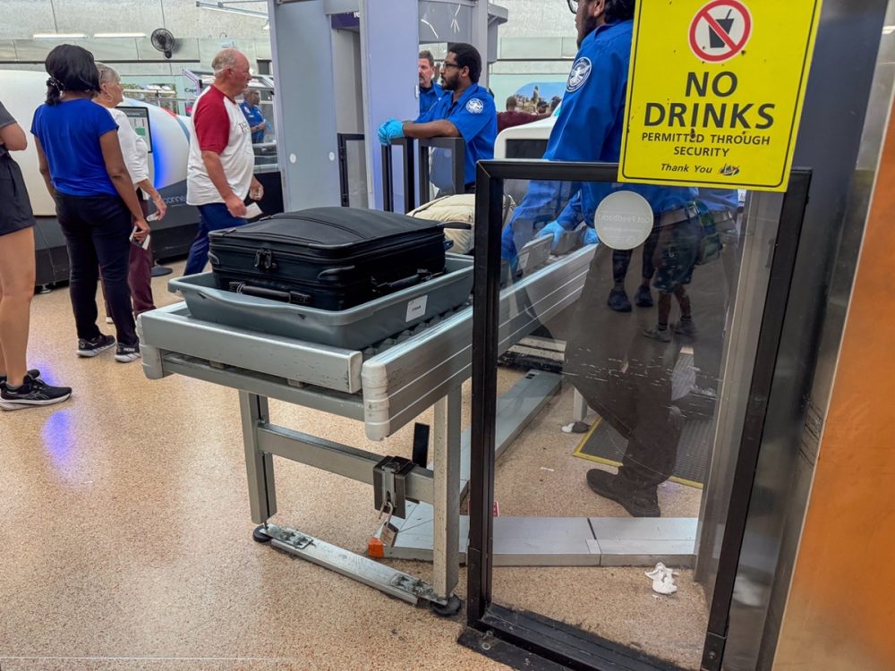 Сотрудник TSA подал в суд на МВБ из-за запрета на досмотр женщин