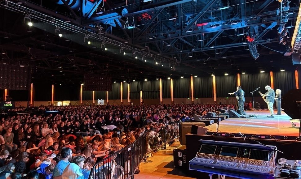 Более 13 000 участников на конференции «Hearts on Fire»: сотни молодых людей приняли решение следовать за Иисусом