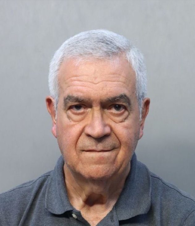 Священник обвинен в нападении на женщину у стола для пожертвований