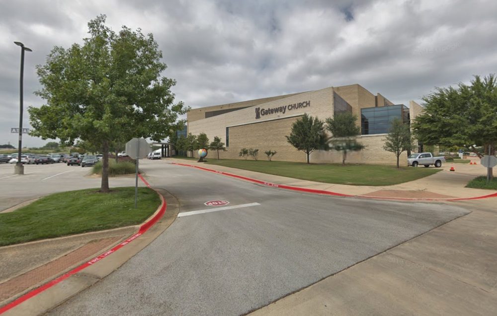 Церковь Gateway требует прекратить коллективный иск, ссылаясь на доктрину невмешательства в религиозные дела