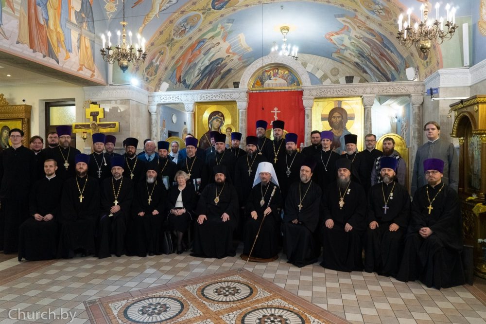 Митрополит Вениамин возглавил торжества в Минской духовной академии с вручением почетных званий и наград