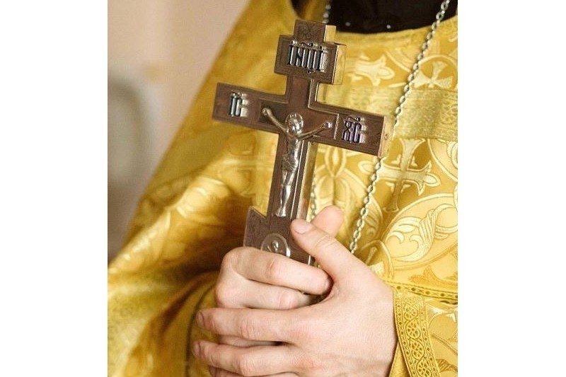 Священники Ростовской епархии помогают пострадавшим при атаке БПЛА в Таганроге