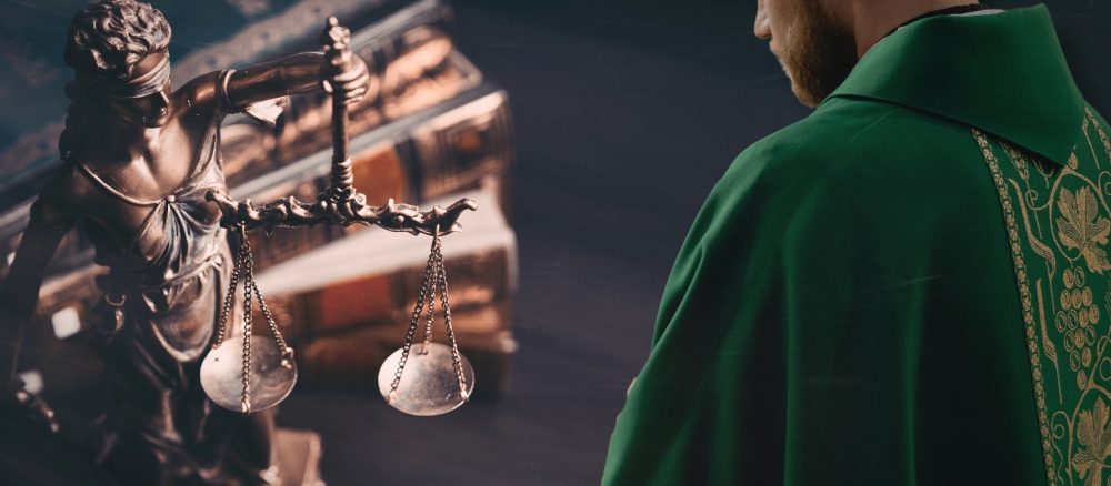 Священник предстал перед судом за систематическое пугание диакона