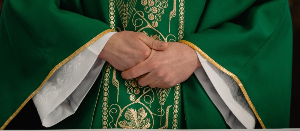 Сколько килограммов сбросил священник на ремонт церкви