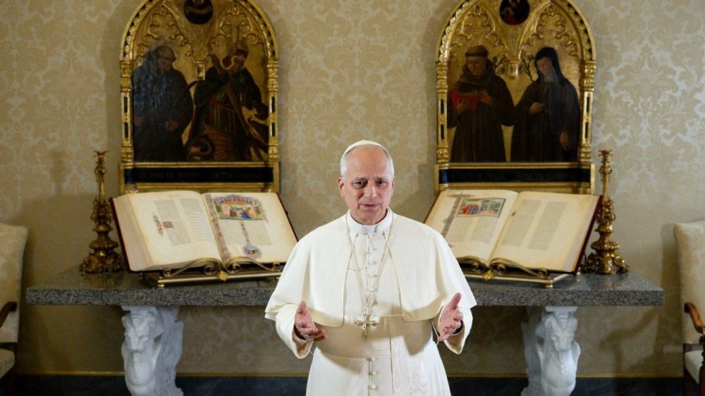 Папа Римский предупредил о новой угрозе: цифровая зависимость как симптом духовного кризиса молодежи