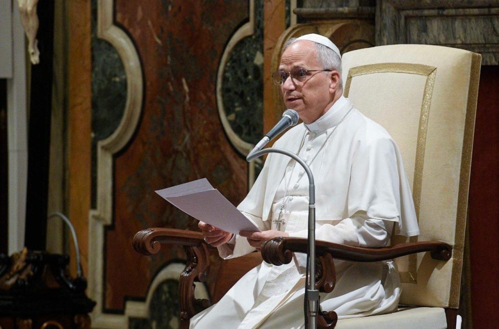 Папа Римский призвал защитить детей от манипуляций искусственным интеллектом