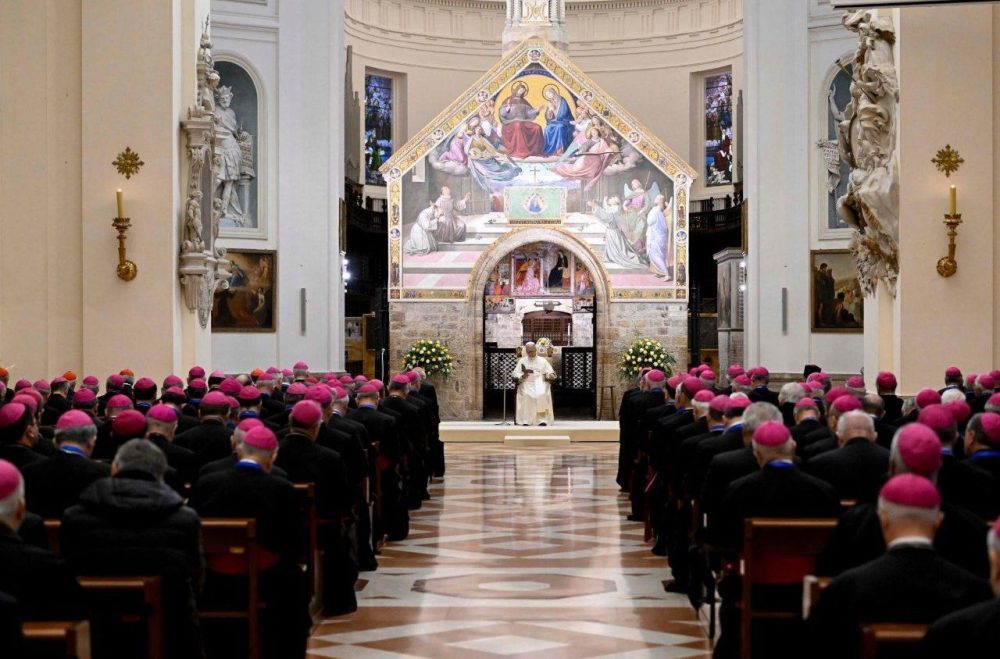 Папа Лев XIV призвал итальянских епископов стать «зодчими мира» и «ремесленниками дружбы»