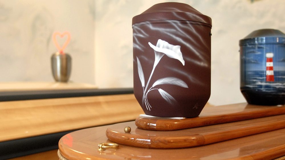 Между гробом и урной: как устроены современные похороны