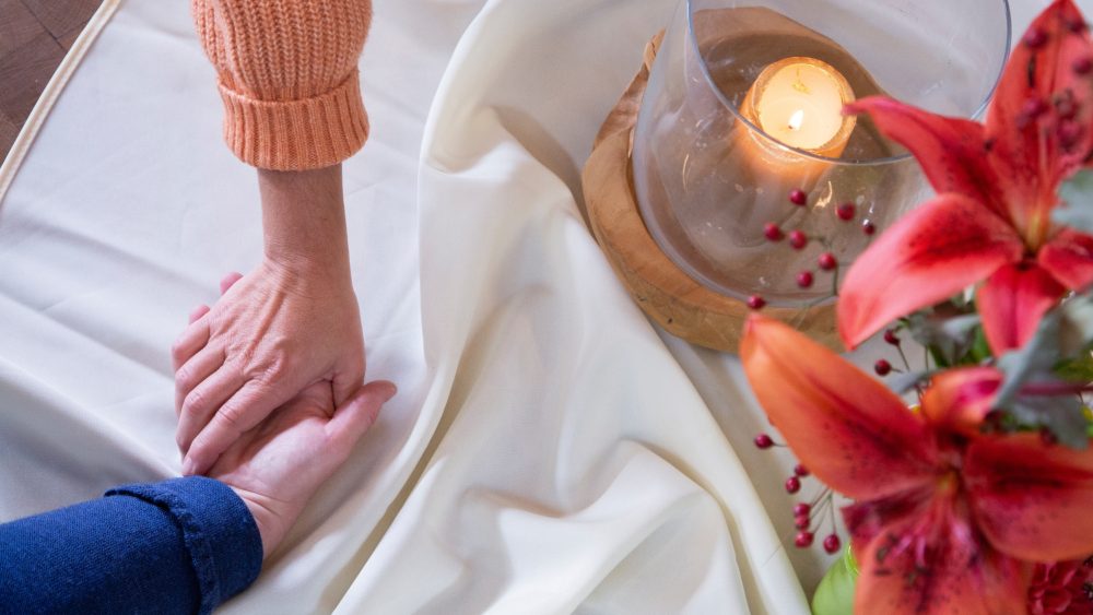 Как помочь людям с ментальными нарушениями пережить горе: особый подход к трауру