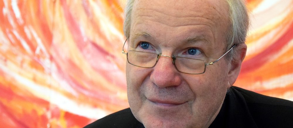 Кардинал Шёнборн борется с фейковым видео с помощью собственного фейка