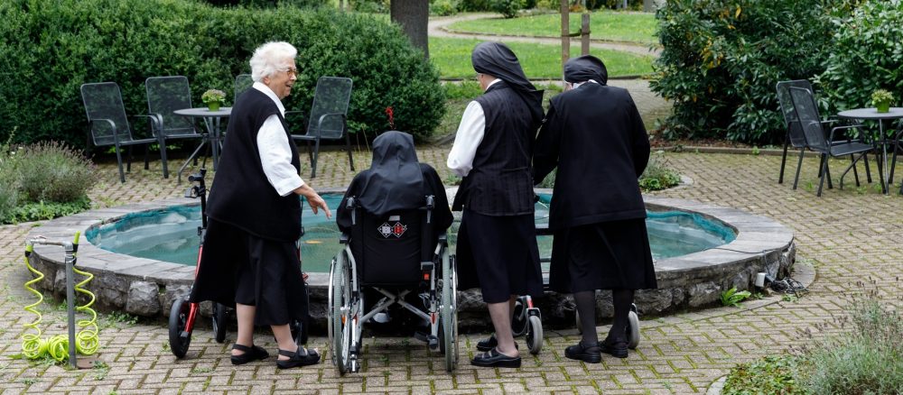 «Упрямство блокирует диалог» — Когда монахиням приходится отпускать