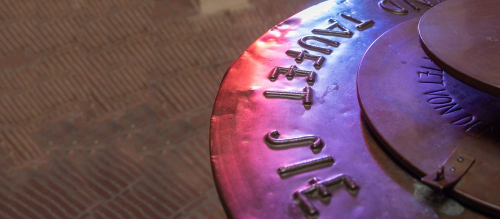 Польские епископы разрешили крещение детей, зачатых искусственным путем