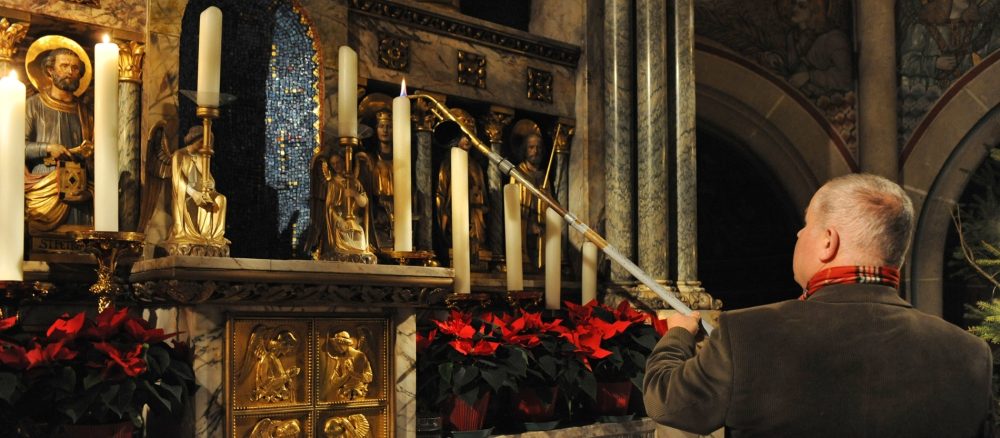 Сотрудники требуют улучшить защиту рабочего времени в литургической сфере